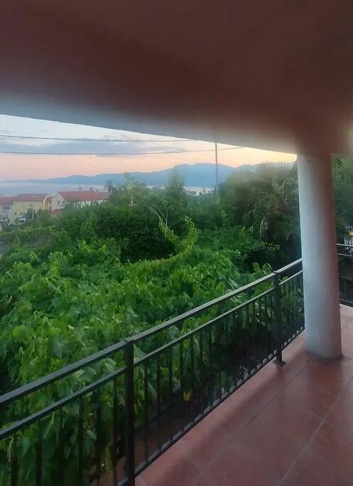 Kuca S Pogledom Na More S Prostranom Terasom Apartment Rijeka